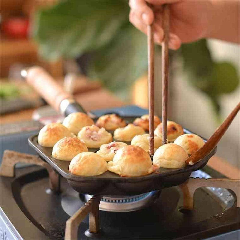 Pearl Life Cast Iron Takoyaki Plate (14 Holes) With Wooden Handle